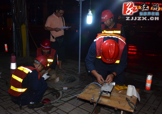 张家界电信人深夜“连线” 竭力服务市政重点工程项目建设