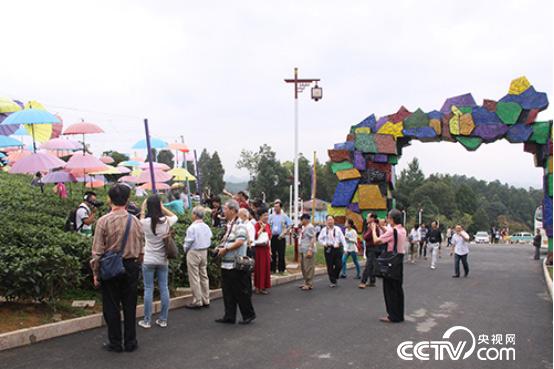 金花村“七彩部落”成为湄潭乡村热门旅游景点