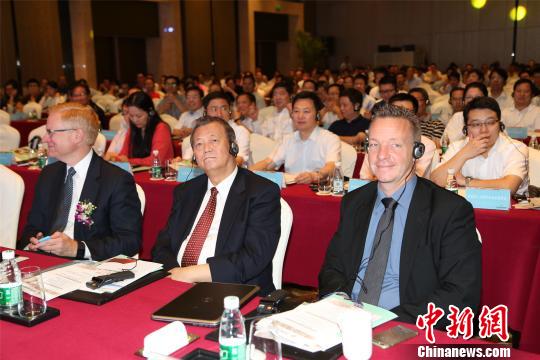 中国首个供应链学院正式授牌破供应链管理人才荒