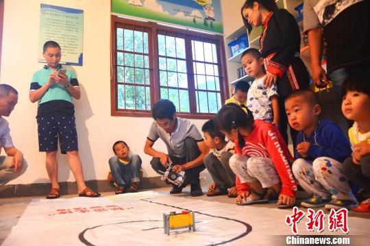 福建畲村建青少年科学工作室孩童尽享“科技乐”