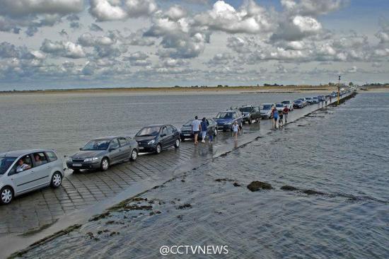 法国有条公路一天只出现两次 一言不合就消失