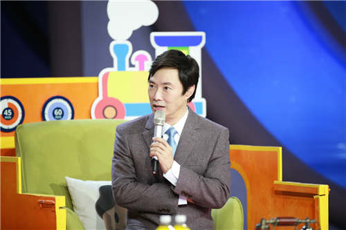 《小哥喂喂喂》