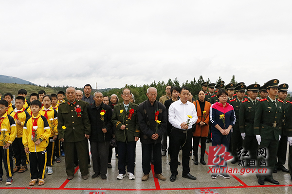 烈士纪念日：新田县各界向烈士敬献花篮