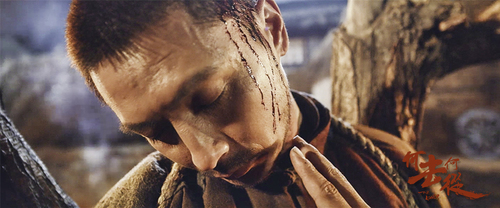 石桥被愤怒的村民捆绑