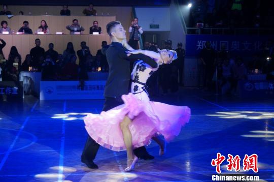 4000“舞林高手”郑州比舞俄、意舞蹈巨星献艺