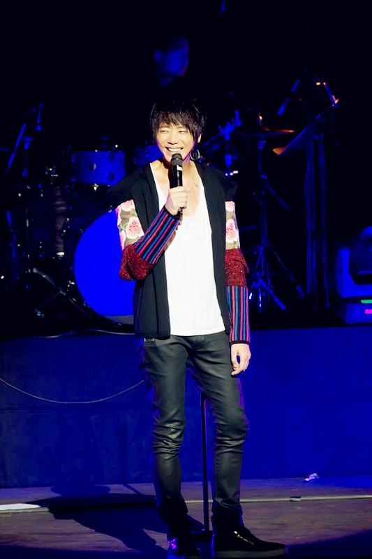 信洛杉矶演唱会火爆开唱 综艺节目邀约不断