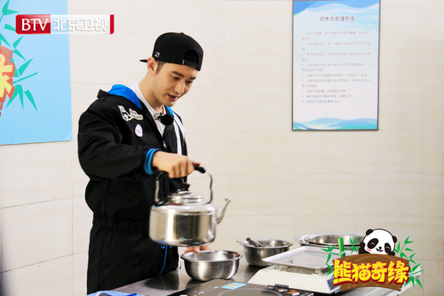 黄晓明制作盆盆奶