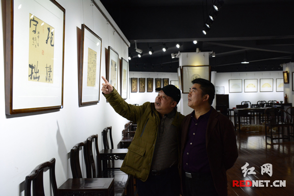 刘志鹏书法小品展开展 作品义卖善款将献给老红军(图)