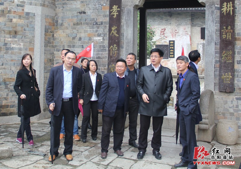找准定位 突出特色 做活全县生态旅游