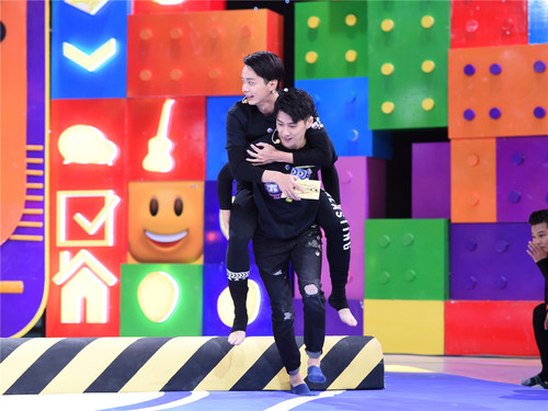 “贴符大作战”刘智扬小鸟依人