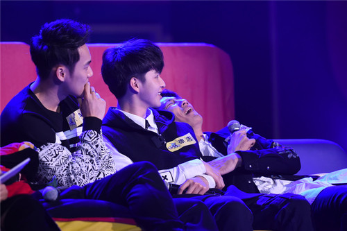 徐浩翔宝大A听故事害怕到瘫倒