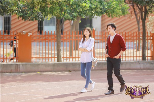 《黄金单身汉》陈楚河崔紫轩操场散步