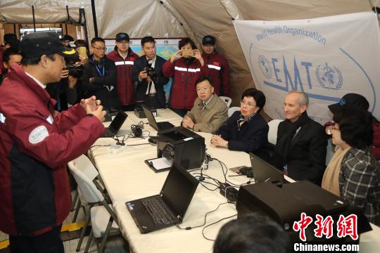 陈冯富珍实地观摩中国国际应急医疗队（图）