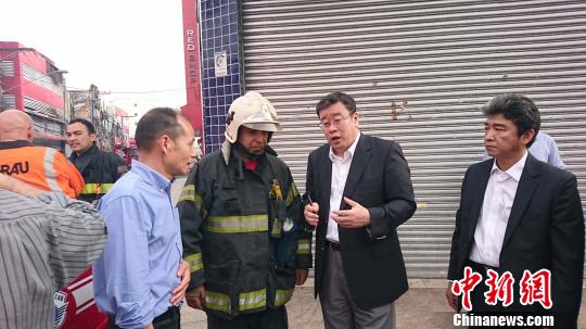 巴西一华人商场火灾350多家店铺仓库被焚损失惨重