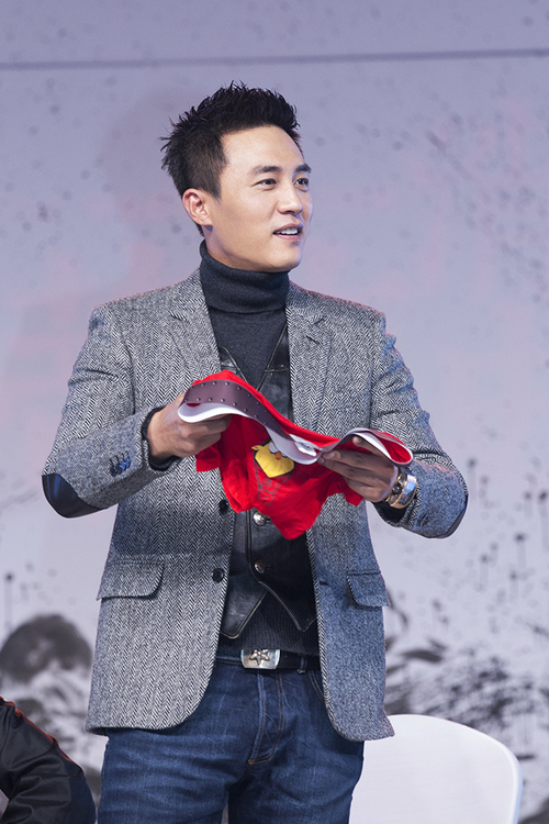 杜淳获赠红内裤