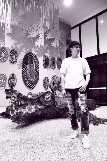 张睿乘缆车前休息