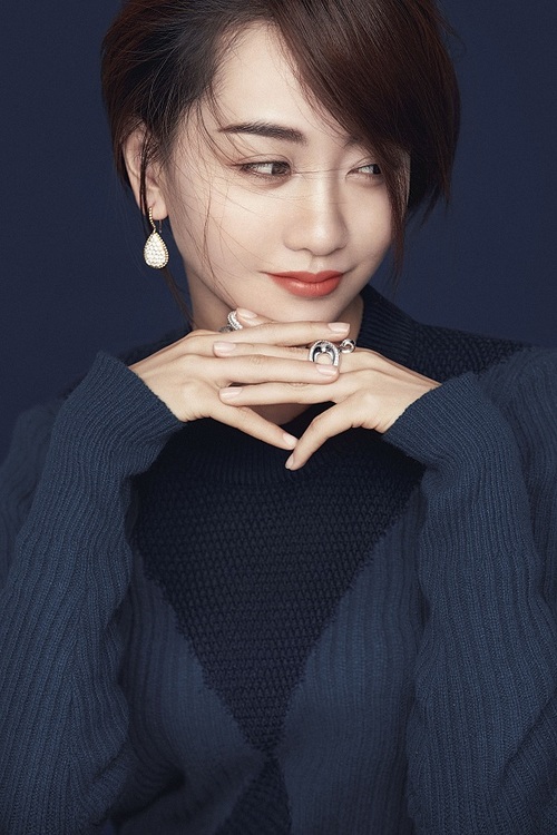 慵懒华贵风 杨蓉珠宝写真尽显知性成熟