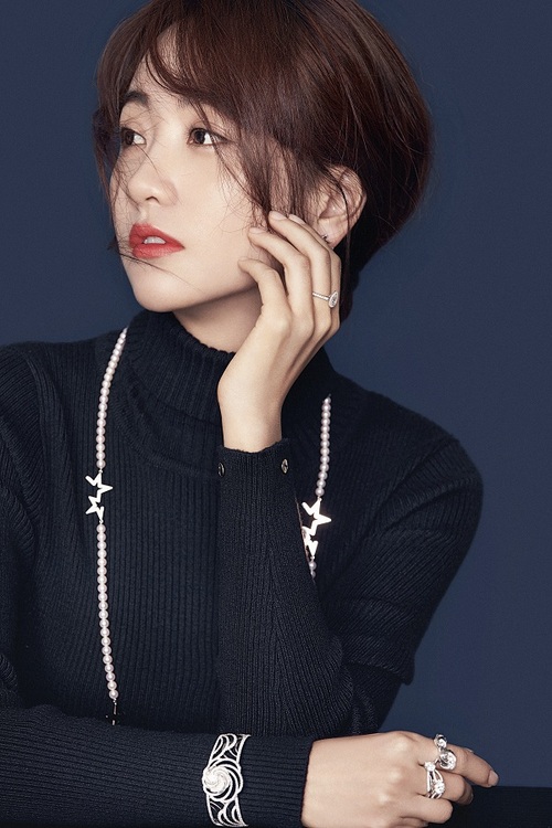 慵懒华贵风 杨蓉珠宝写真尽显知性成熟