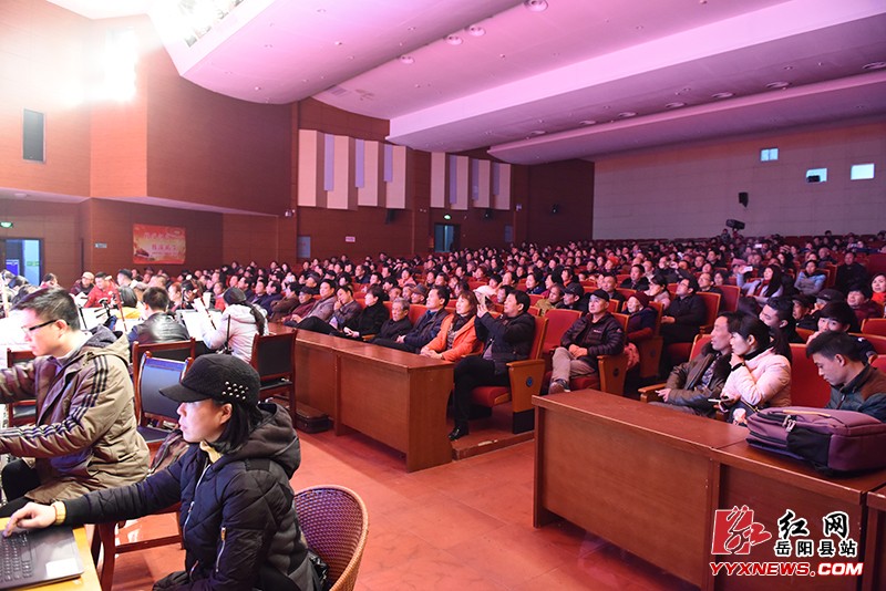 巴陵戏新编历史剧《远在江湖》走进岳阳县