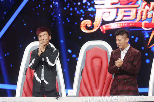 导师席上的羽泉