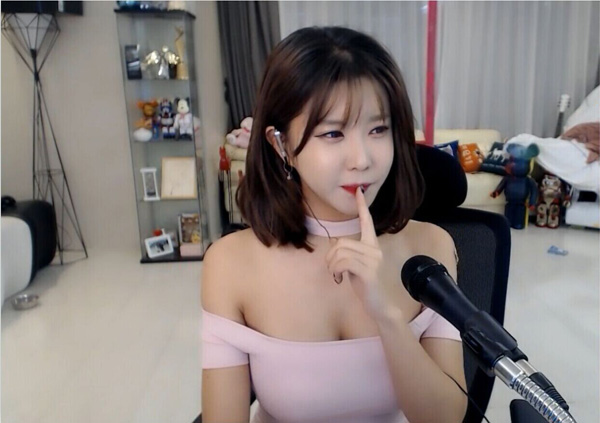 龙珠直播两大韩国女主播为百万奖金直播间开撕