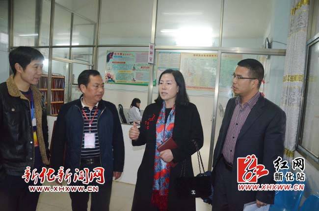 湖南省新化县人大常委会副主任刘晓英一行视察第四人民医院