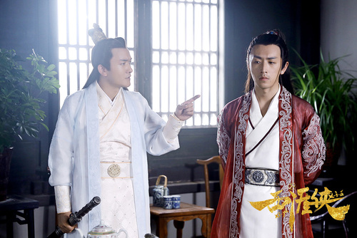 2、秦欢（白客饰演）和岳昊（小爱饰演）