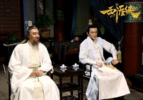 5、小爱饰演岳昊