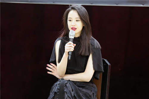 01 《少年巴比伦》首场校园行李梦表演获学生喜爱