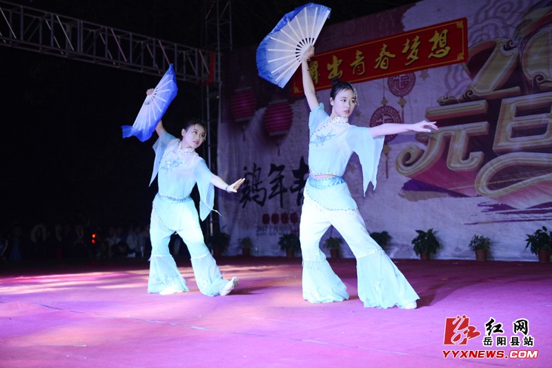 岳阳县三中举办庆元旦文艺汇演