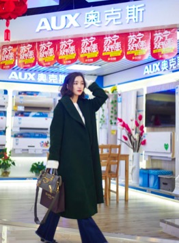 “小周迅”惊现杭州xx商场，自爆消费态度引发网友热议