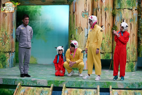 李锐、张维威、傅园慧、吴昕鼓励夏天