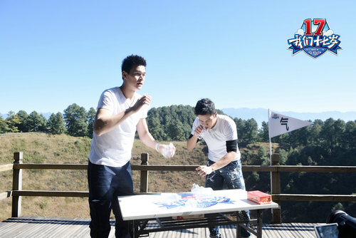 孙杨韩东君吹瓶，赛情紧张