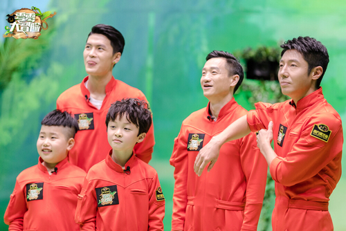 撒贝宁、杨威、宁桓宇和红队萌娃