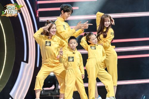 沈梦辰、谢彬彬、大王和黄队萌娃们