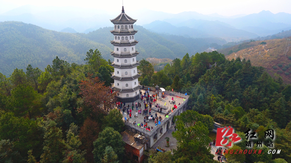 文峰塔全貌 陈俊名 摄