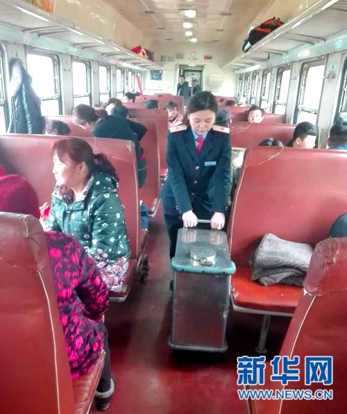 【网络媒体走转改】在山民的“滴滴专车”上 “我”和“你”相遇只能招一招手