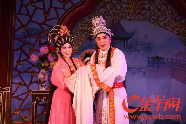 【网络媒体走转改】五朵“梅花”助阵春班 近50场大戏让基层戏迷大饱眼福 