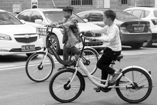 骑共享自行车你满16岁了吗 律师:出事故监护人