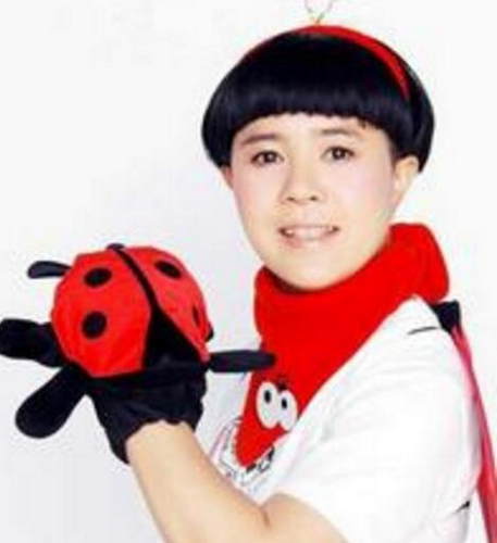 刘纯燕在央视少儿节目中以“金龟子”形象在电视上出现了整整20年了