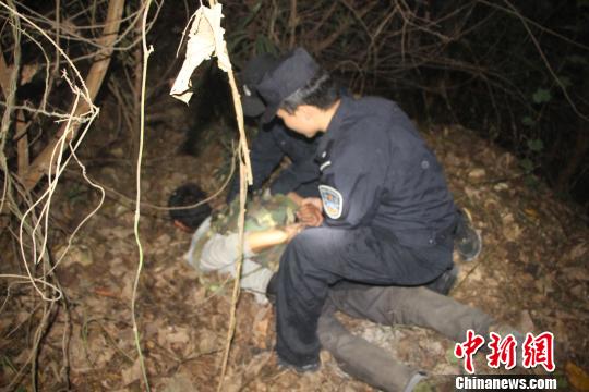 云南一男子保护区内持枪狩猎竟把民警当猎物射击