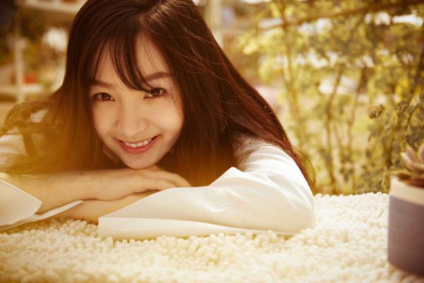 张艺馨 写真1