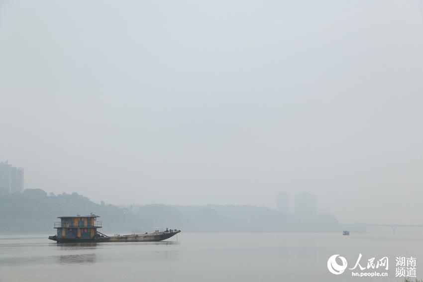 烟雨长沙景 浓雾锁湘江（组图）