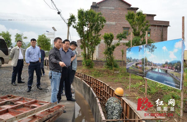 陈历贤调研指导白水洞旅游特色小镇建设工作