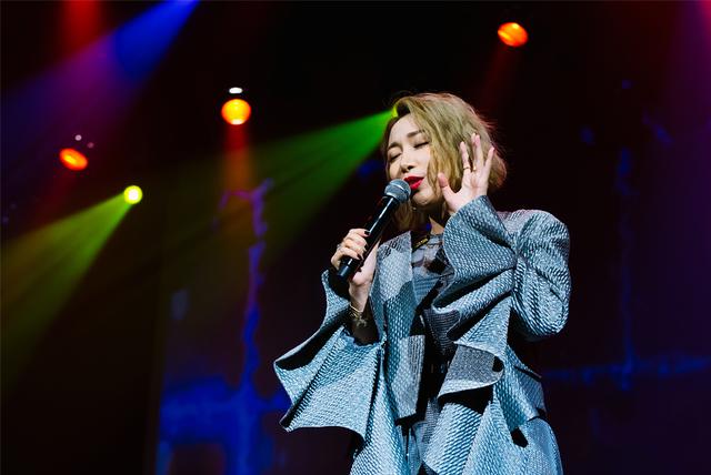 金池“大女人”世界巡回演唱会首站温哥华开唱