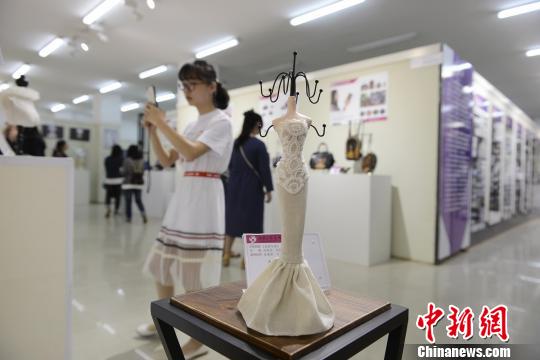 湖南高校毕业设计展现代元素融入湖湘工艺