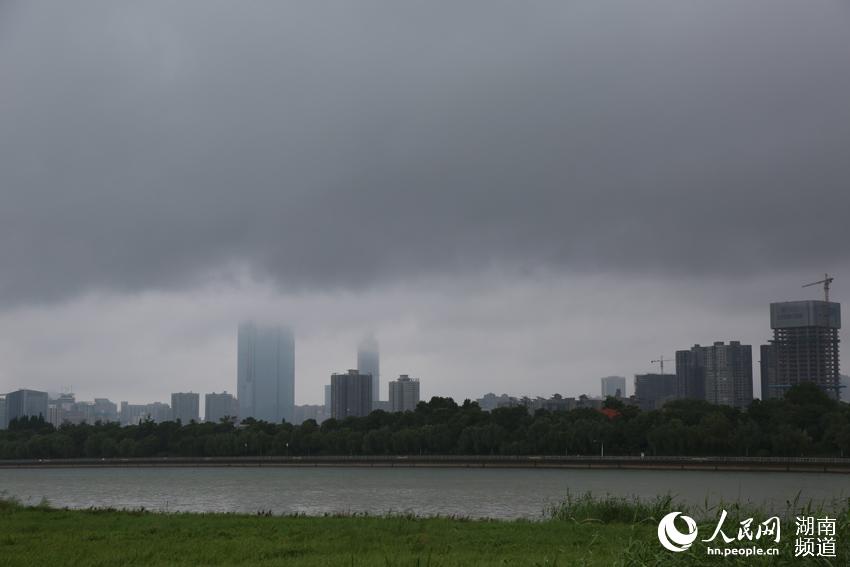 强降雨轮番袭湘 湘江水位全面上涨（组图）【2】