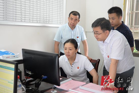陈丽深入大庙口镇调研指导精准扶贫工作