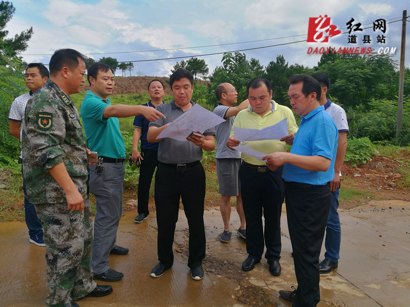 道县李天明深入敦颐学校现场办公推进整体搬迁项目建设