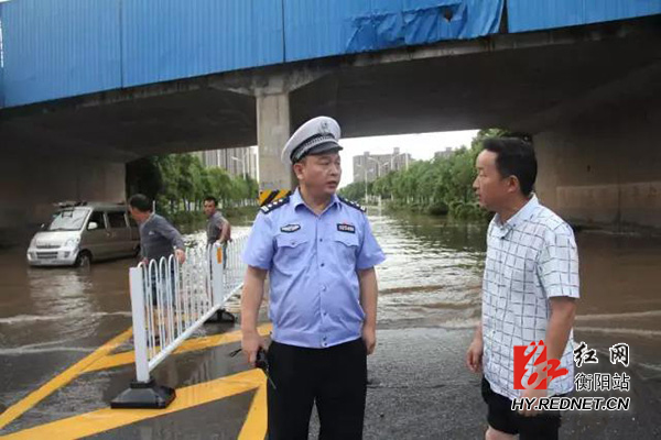 衡阳交警:抗洪路上的守护者